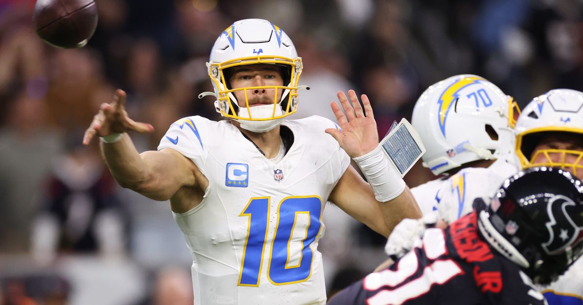 What if the Giants had replaced Daniel Jones with Justin Herbert in 2020?