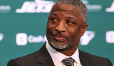 Aaron Rodgers slams Jets coach Aaron Glenn for lack of respect