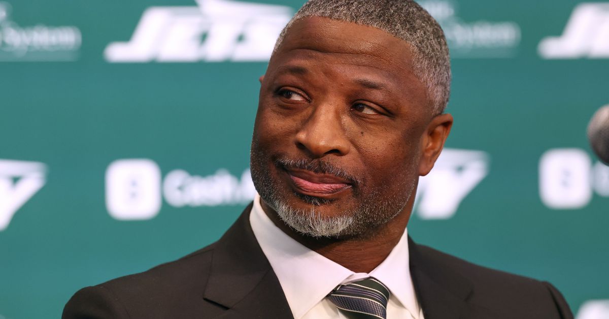 Aaron Rodgers slams Jets coach Aaron Glenn for lack of respect