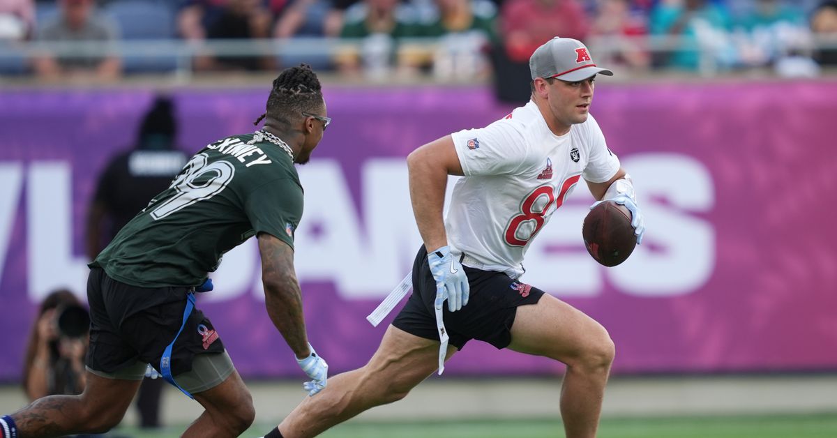 Raiders roster: Hypothetical flag football team with Brock Bowers & surprise quarterback