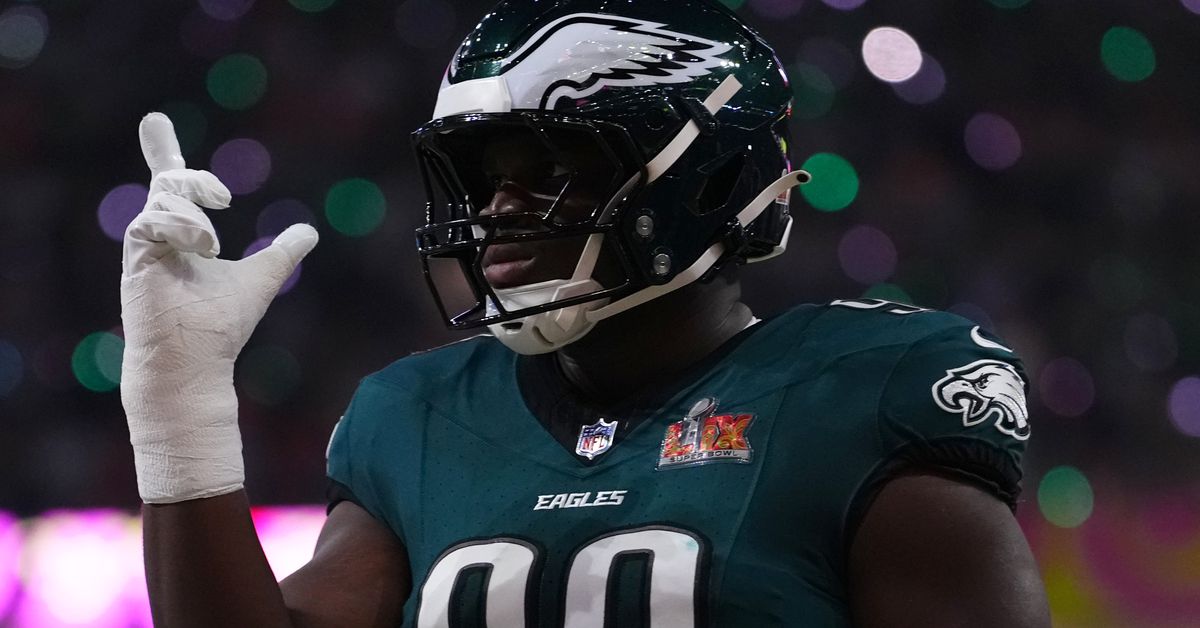 Eagles News: Jordan Davis said he “fell in love with Peloton”