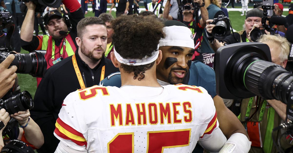 Chiefs Roster: Chris Simms puts QB Patrick Mahomes before Jalen Hurts