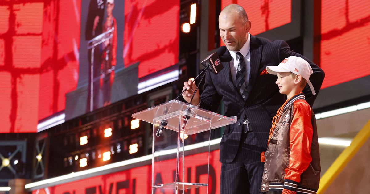 Browns players think coaches families given better treatment, Bengals cheapness noted again in scathing piece