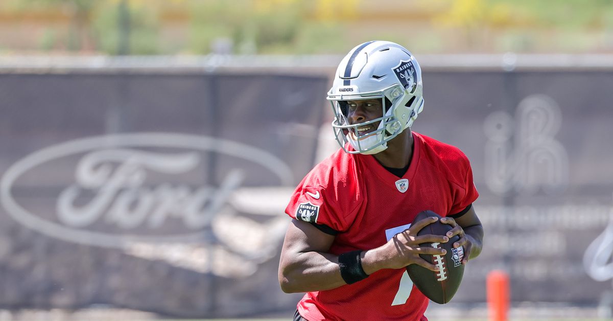 Raiders News: Geno Smith is leading by example