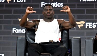 Tyreek Hill calls Bills “a bunch of b*****s” regarding their defensive scheming