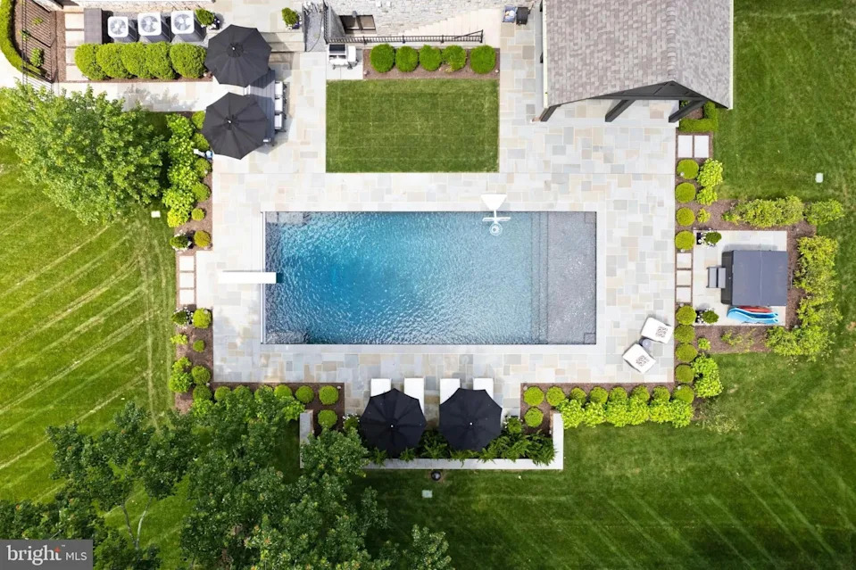 The NFL noted that the athlete can serve the suspension as a free agent, meaning he is able to sign with a different pro team during this time.<p class="credit">(Realtor.com)</p>