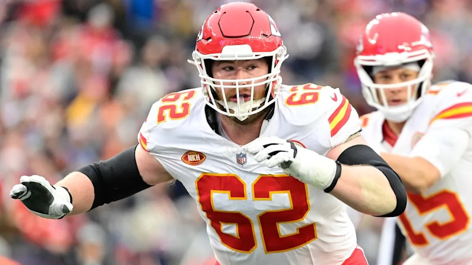 Kansas City Chiefs guard Joe Thuney (62) in protection during the first half against the New England Patriots at Gillette Stadium.Eric Canha&sol;Imagn Images
