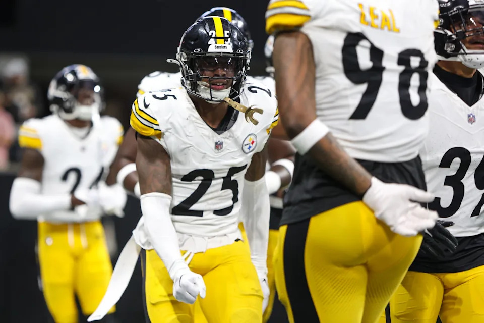 Pittsburgh Steelers safety DeShon Elliott (25).© Brett Davis-Imagn Images