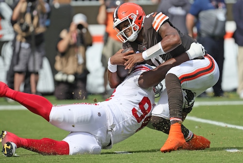 Browns battle the New York Giants at Huntington Bank Field