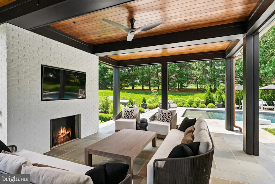 Tucker picked up the chic dwelling, which is surrounded by lush greenery, in 2019 for $1.8 million. <p class="credit">(Realtor.com)</p>