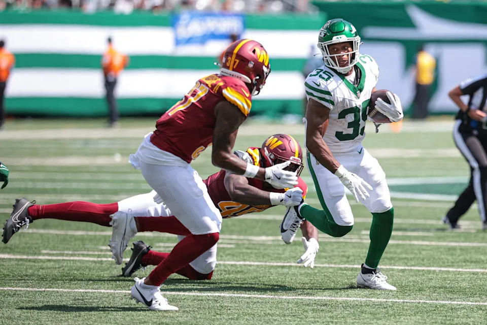 Aug 10, 2024; New York Jets running back Xazavian Valladay (35) runs for yards against Washington. Mandatory Credit: Vincent Carchietta-Imagn Images