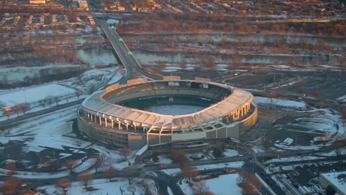 New Commanders stadium would be built partially underground, host Turkey Bowl – NBC4 Washington