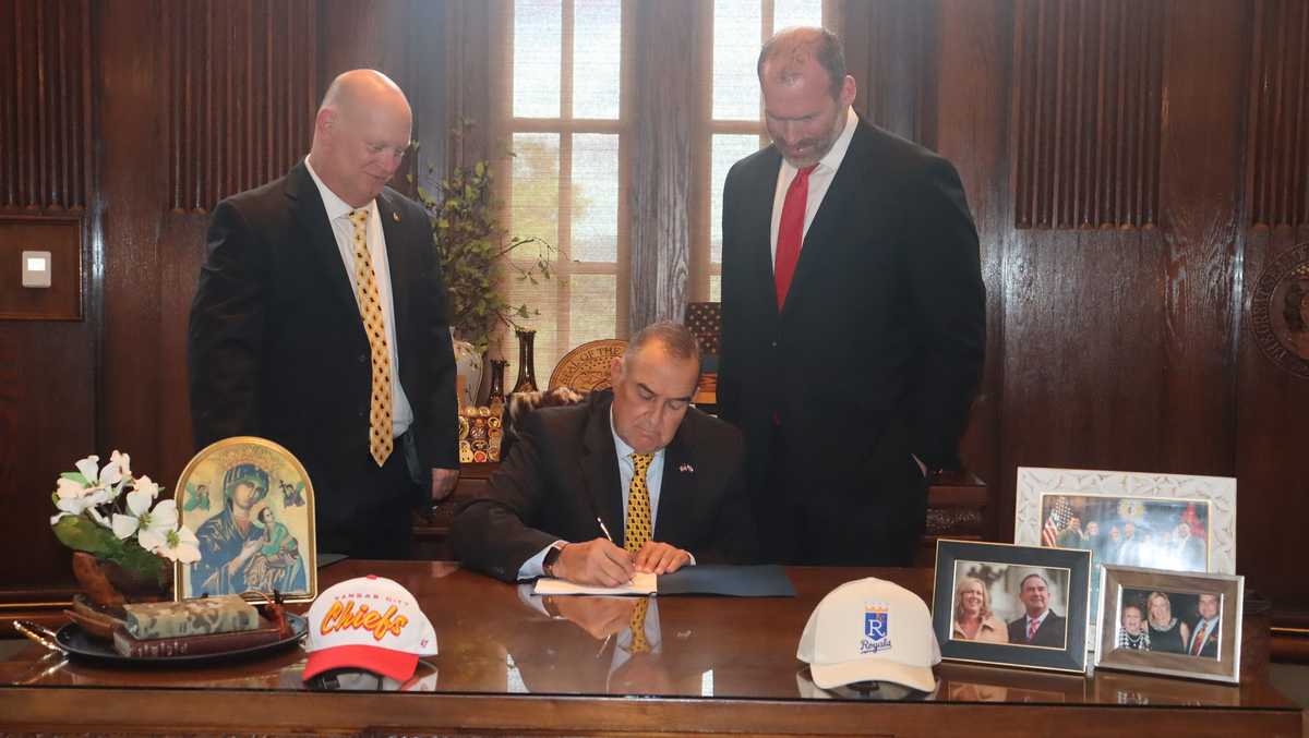 Missouri Governor signs stadium funding bill for Chiefs, Royals