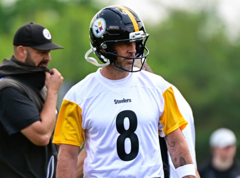 Steelers quarterback Aaron Rodgers