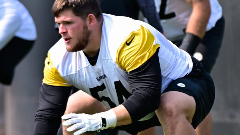 Steelers center Zach Frazier