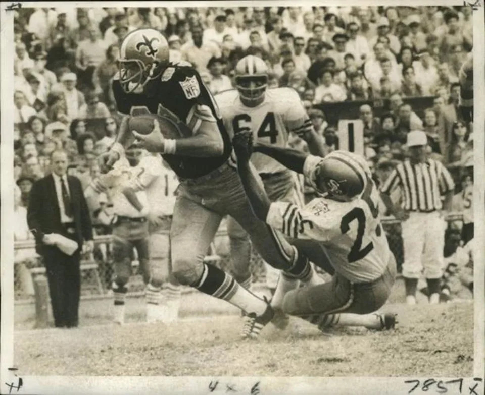New Orleans Saints tight end Dave Parks (83) with a catch against the San Francisco 49ers. Credit: NOLA.com 