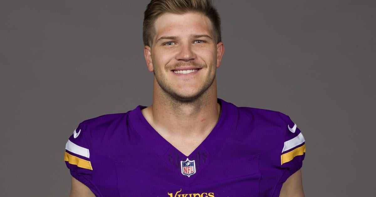 Minnesota Vikings 2025 Football Headshots | National Sports