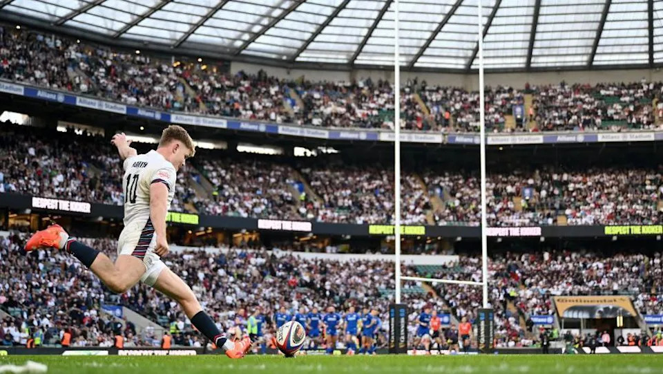 Fin Smith kicking at goal