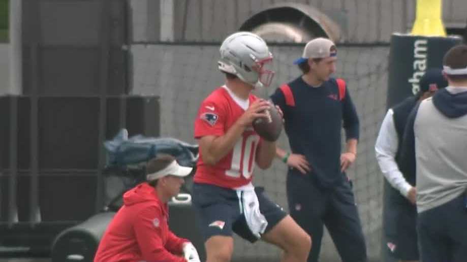 Patriots head coach Mike Vrabel leads first day of minicamp