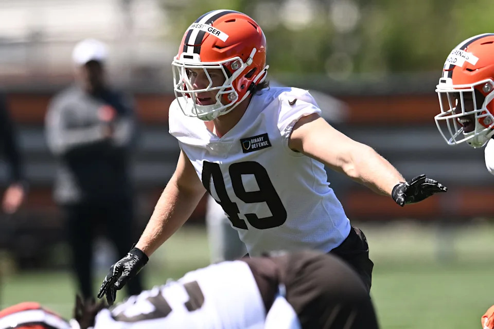 May 9, 2025; Berea, OH, USA; Cleveland Browns linebacker Carson Schwesinger (49) runs a drill during rookie minicamp at CrossCountry Mortgage Campus. Mandatory Credit: Ken Blaze-Imagn Images