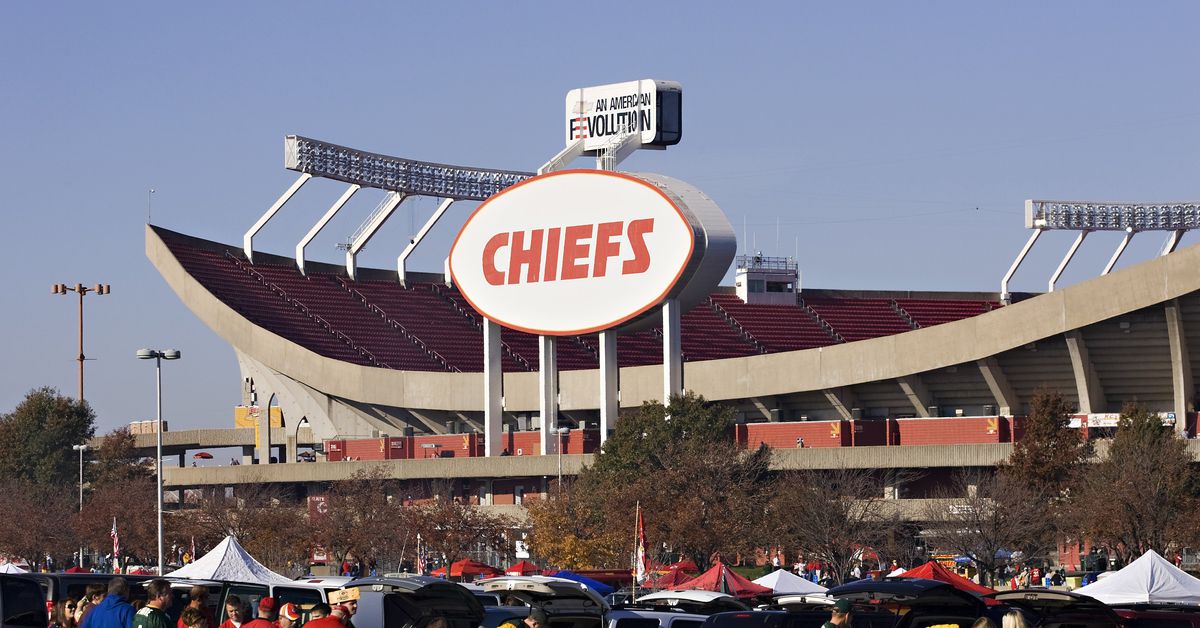 Chiefs News: Arrowheadlines: Missouri plan to keep Chiefs passes
