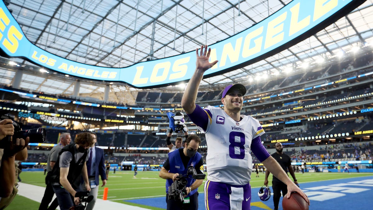 Vikings continue to be tied to a former quarterback for 2025 season