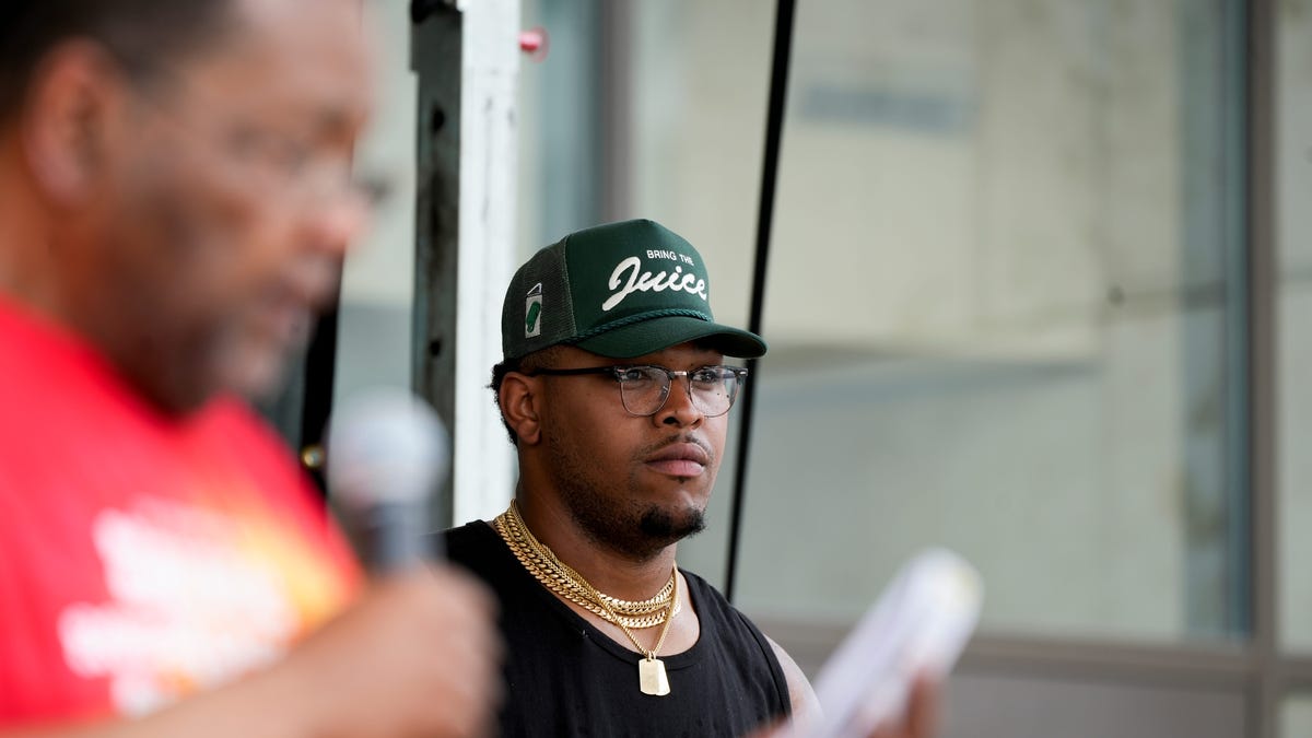 Bengals' Orlando Brown throws out his take on Steelers' T.J. Watt