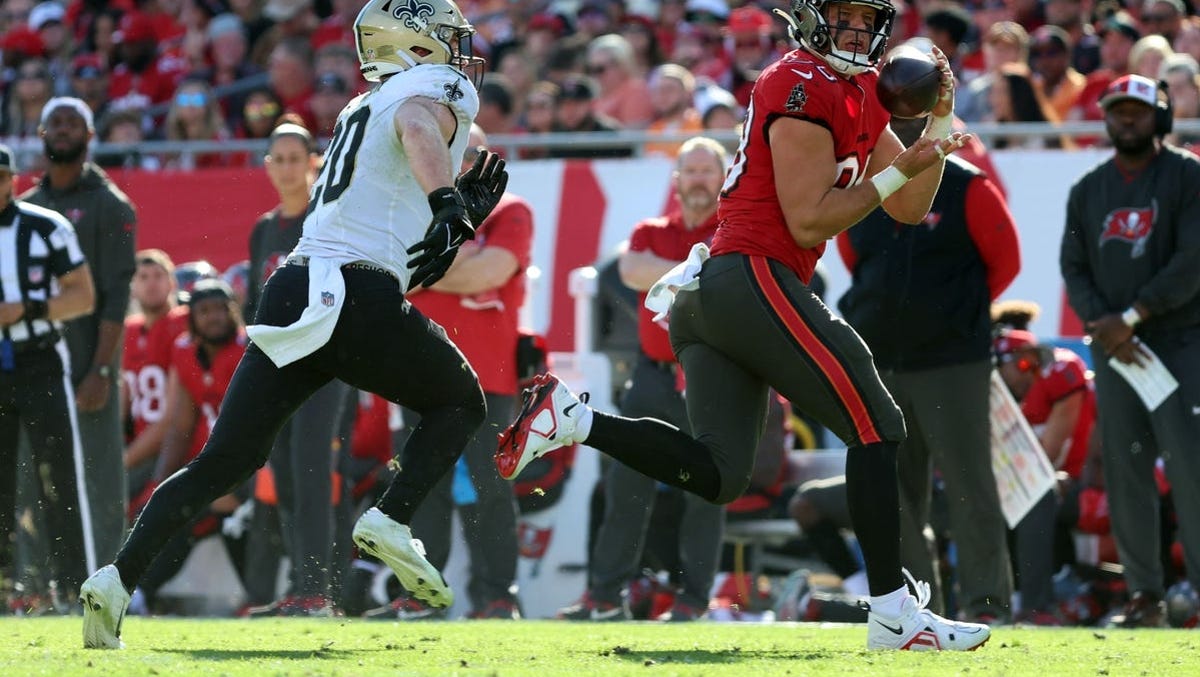 How many touchdowns will Cade Otton catch?