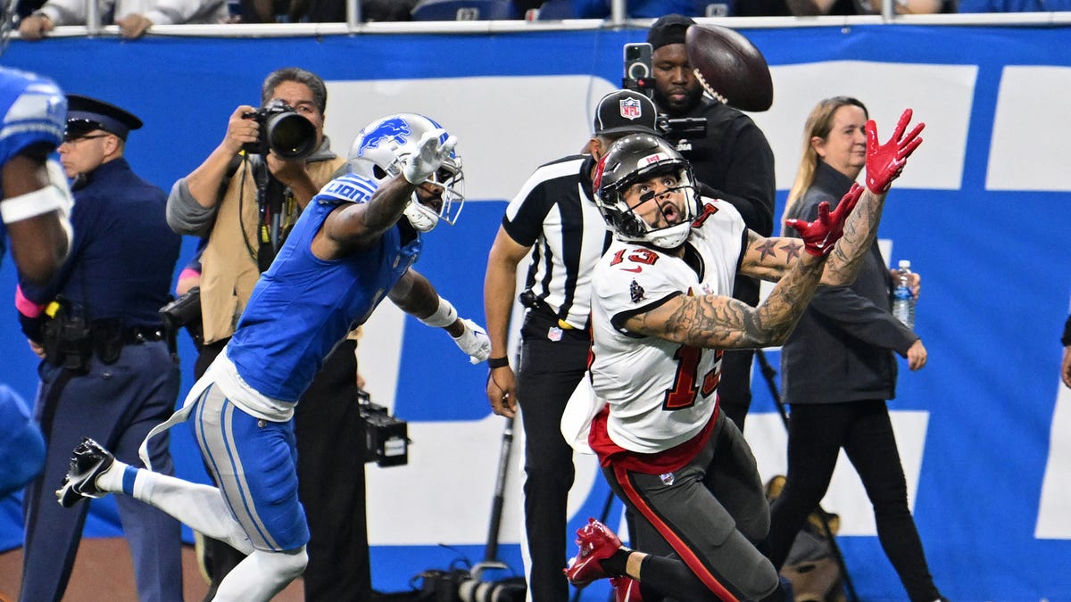 Will Mike Evans crack double digit TDs?