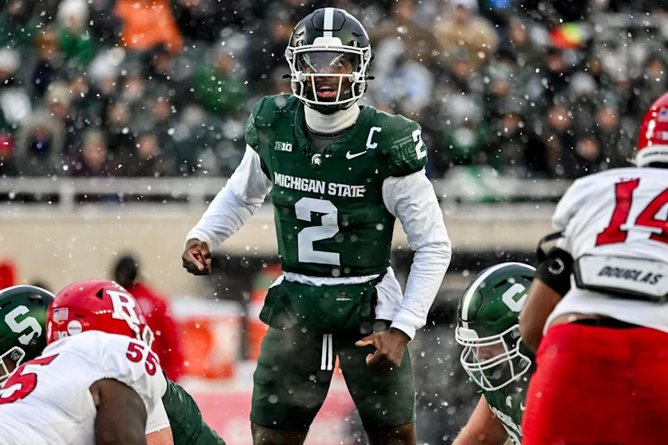 Michigan State's Aidan Chiles prepares to snap the ball against Rutgers during the second quarter on Saturday, Nov. 30, 2024, at Spartan Stadium in East Lansing.
