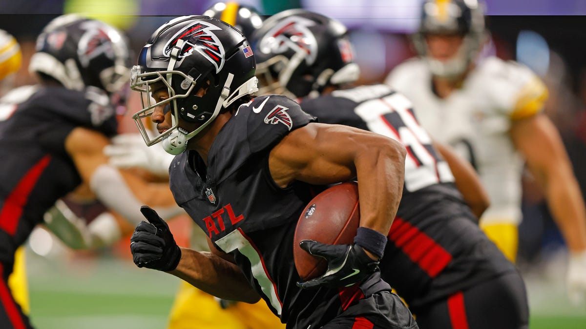 PFF grades for projected starting offense in 2025