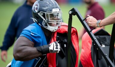 Where does Titans' Lloyd Cushenberry rank among NFL's top 32 centers?