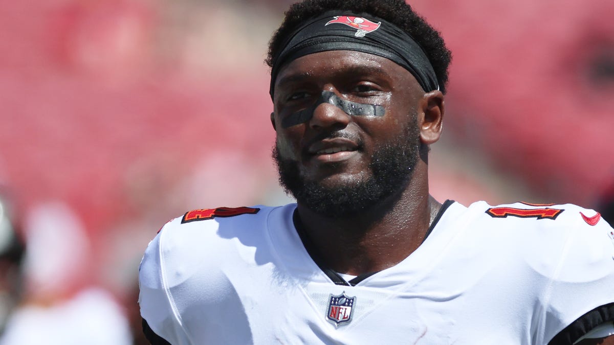 Chris Godwin makes an addition to his jersey in honor of his father