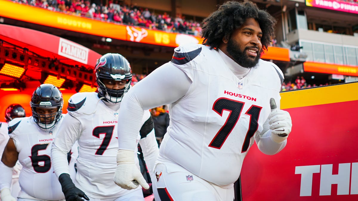 Texans reveal first look at new offensive line for upcoming season