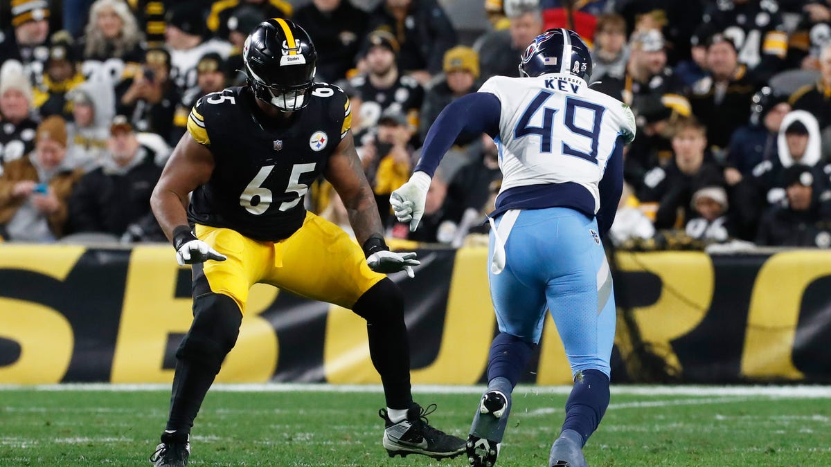 Dan Moore named Tennessee Titans X-Factor heading into the 2025 season