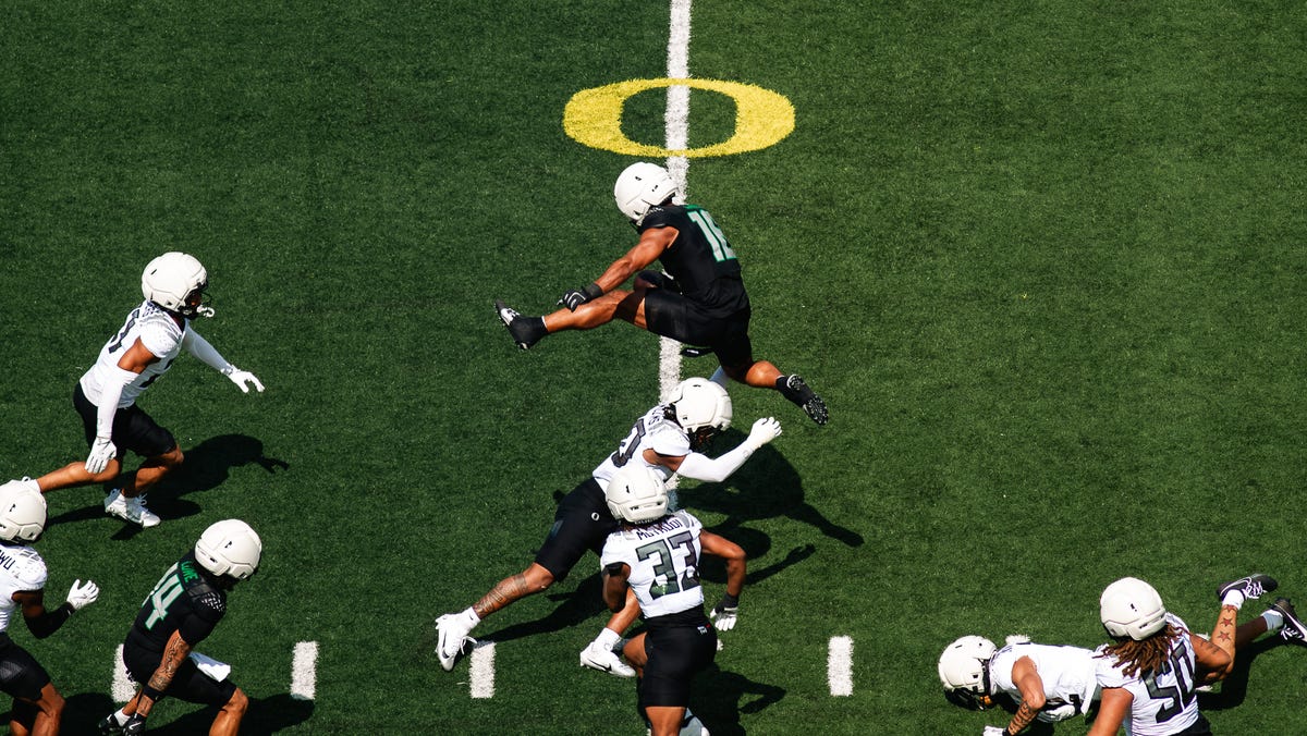 Oregon Ducks send two first-round picks to NFL in latest 2026 mock