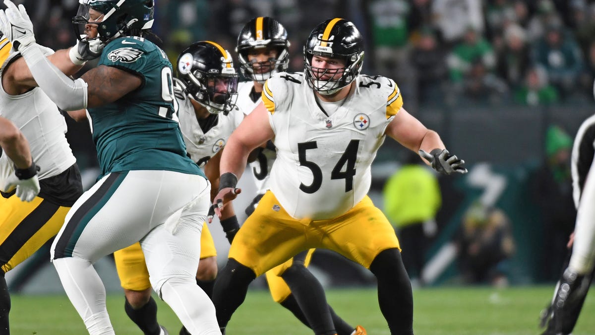 Steelers C Zach Frazier ranked as a top center in NFL, per PFF