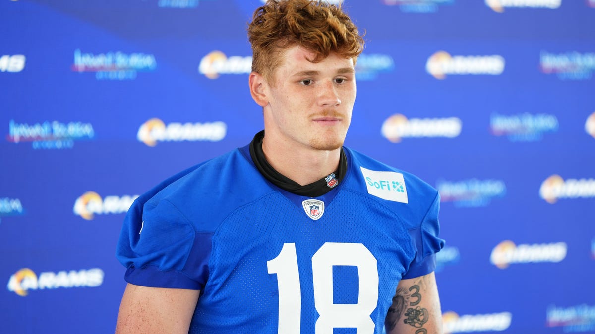 Rams rookies get emotional watching messages from family back home