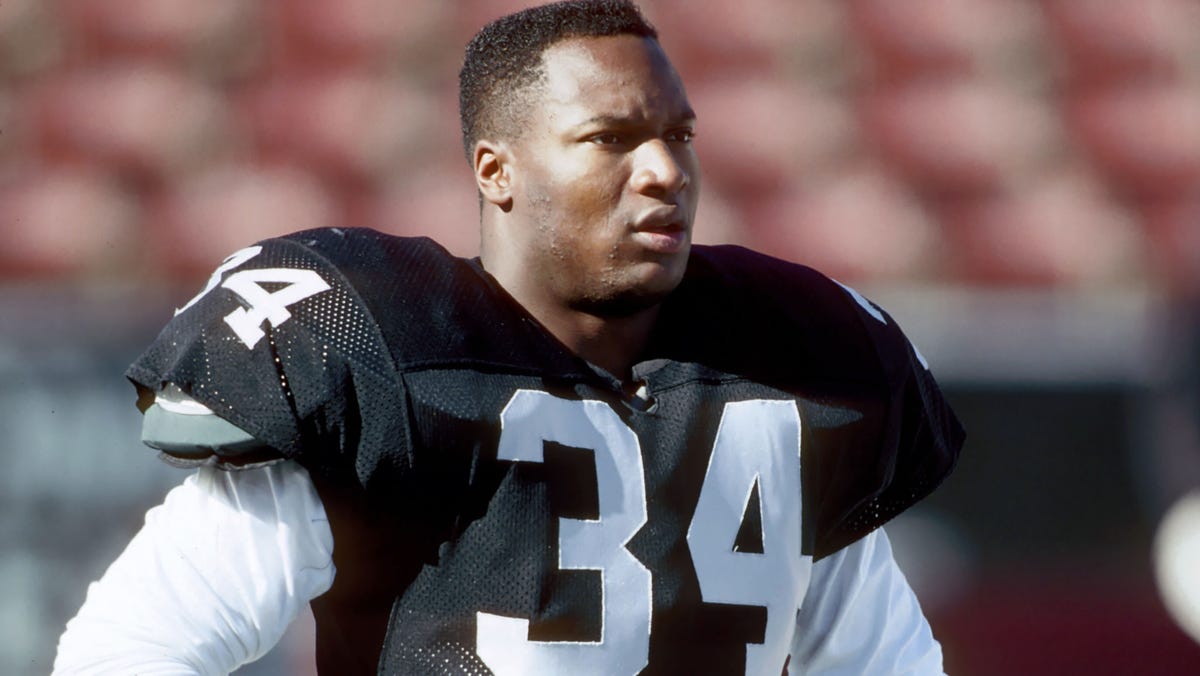 Bo Jackson tells a classic story about the violent 1980s NFL