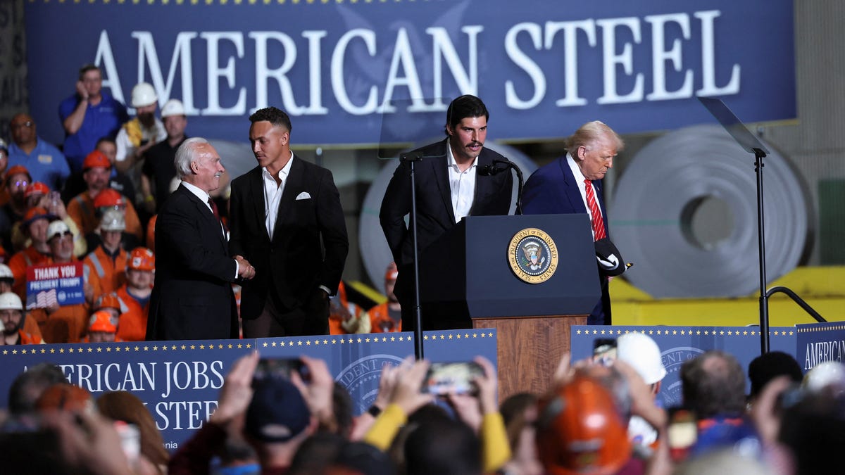 Steelers players' Trump rally appearance prompts team response