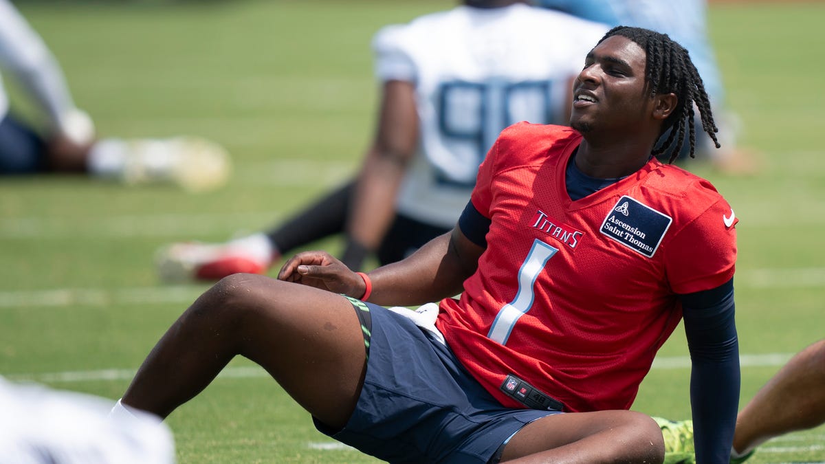 Go inside Cam Ward's 5 a.m. Titans meetings to understand his goals