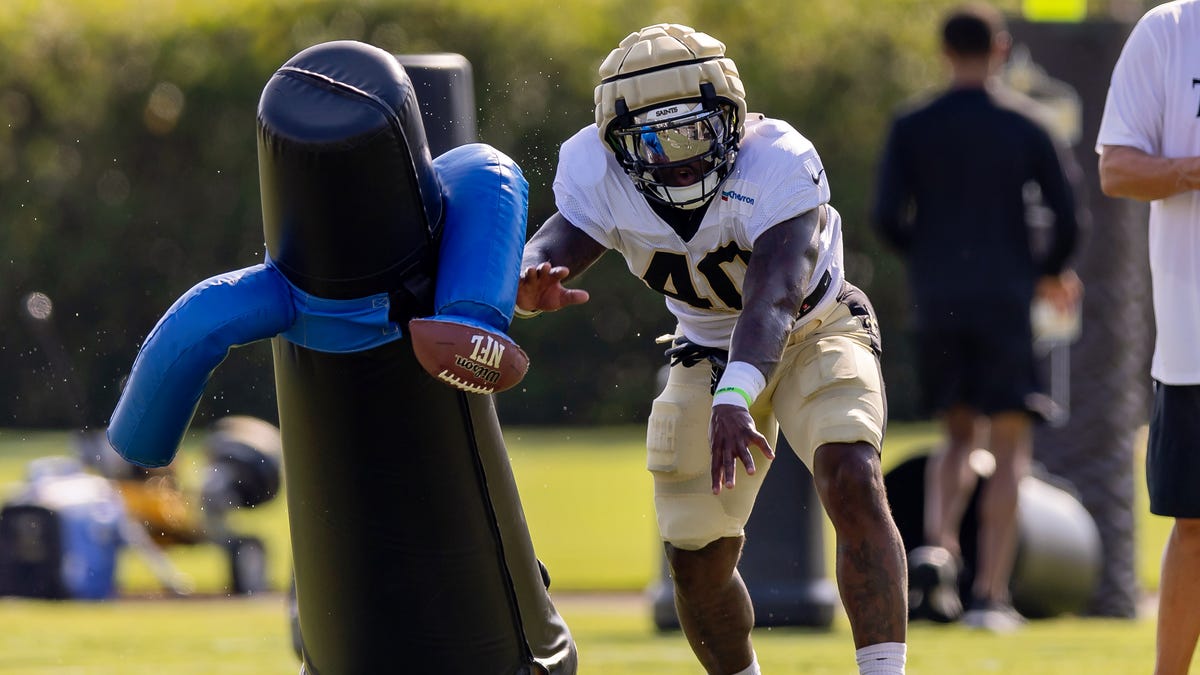 Former New Orleans Saints linebacker is extended by his CFL team