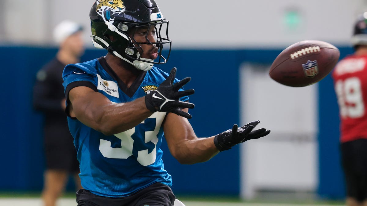 Rookie RB Bhayshul Tuten signs with Jaguars ahead of training camp