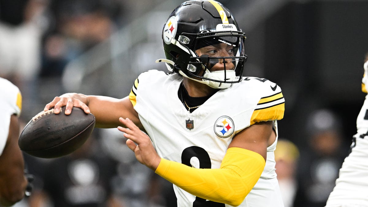 As Aaron Rodgers joins Steelers, Justin Fields could elevate Jets