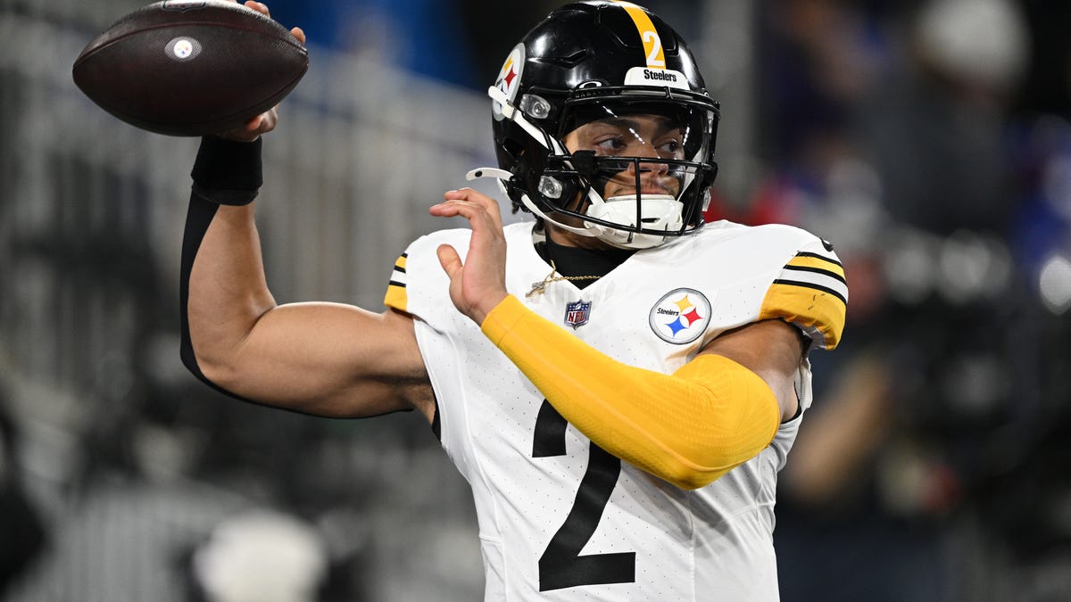 Where Justin Fields, Russell Wilson are now