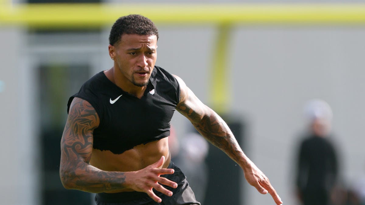 Evan Engram reacts to his jersey number making NFL history