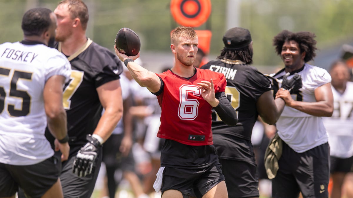 Tyler Shough torches ex-Saints WR for criticizing New Orleans' food