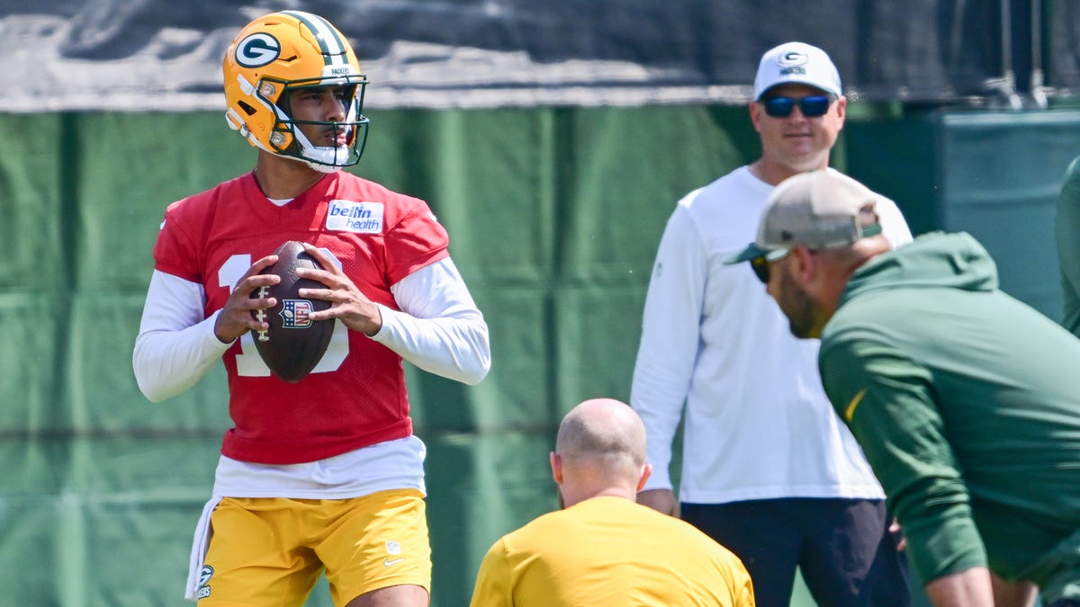 Bo Melton cross-trains at CB, WRs make noise