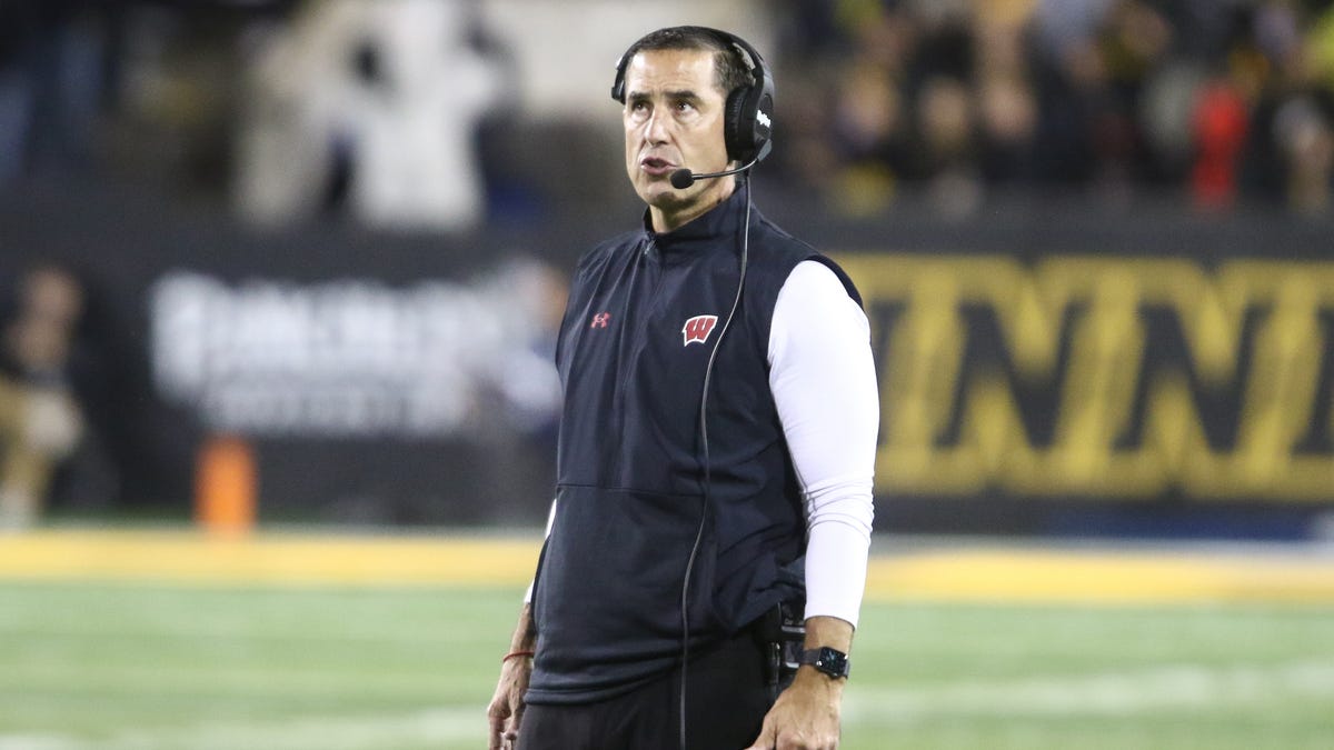 Badgers put on NCAA probation over phoen calls