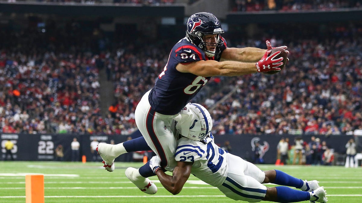 Who has worn No. 84?